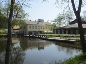 Kuparipaja ja FiskarsForum. Kuva: KivaaTekemistä.fi