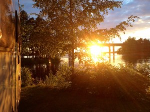 Ei hullumat näkymät auton ikkunasta Tähti-sillalle.