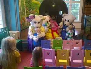 Ti-Ti Nallen talo on monen lapsen suosikkikohde. Kuva: KivaaTekemistä.fi