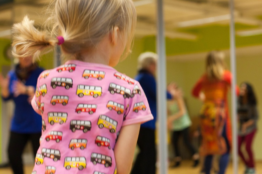 Vauhtia riittää kun musiikki soi.