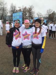 Supersankarit Emma, Sandra ja Johanna. Kuva: KivaaTekemistä.fi